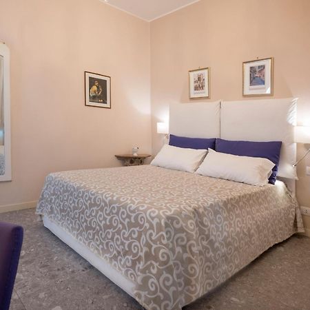 Porta Di Mezzo Luxury Suites & Rooms ตาออร์มินา ภายนอก รูปภาพ