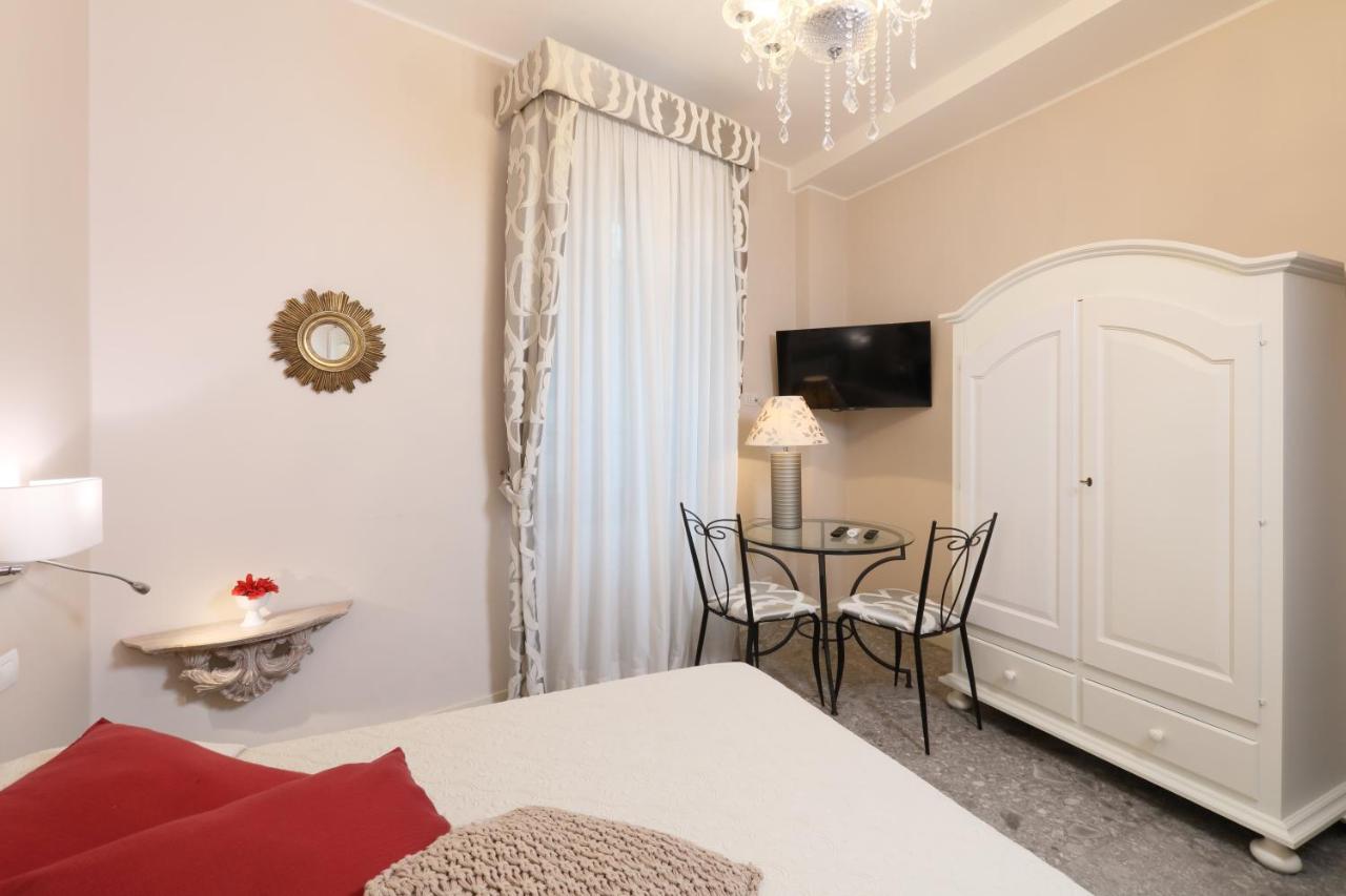 Porta Di Mezzo Luxury Suites & Rooms ตาออร์มินา ภายนอก รูปภาพ