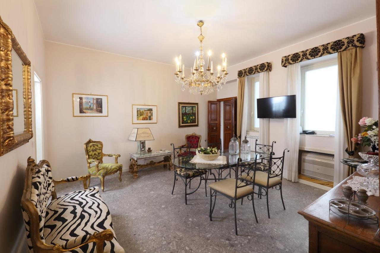 Porta Di Mezzo Luxury Suites & Rooms ตาออร์มินา ภายนอก รูปภาพ