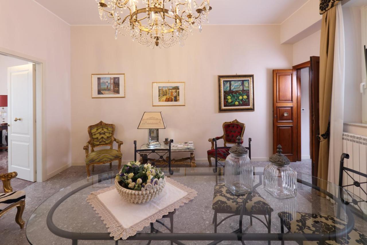 Porta Di Mezzo Luxury Suites & Rooms ตาออร์มินา ภายนอก รูปภาพ